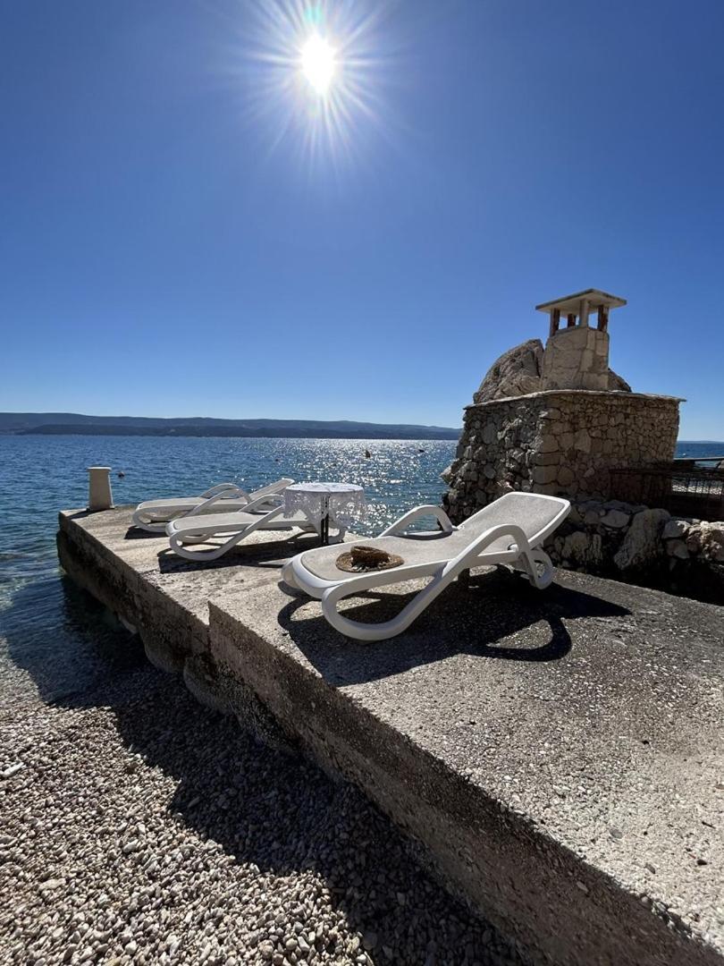 Azure Apartments By The Sea Near City Omis Exterior photo
